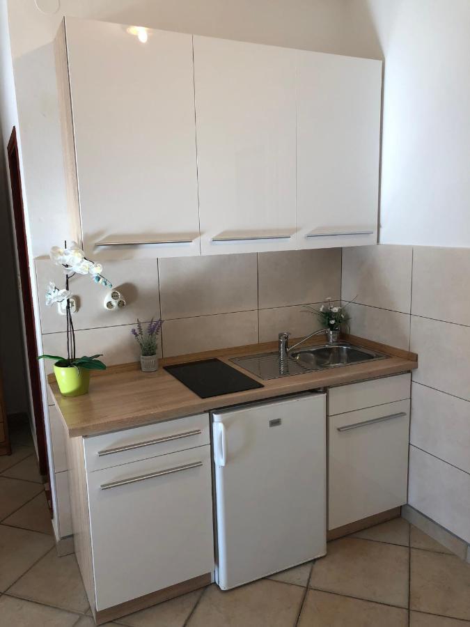 Guest House Renata Пломин Экстерьер фото