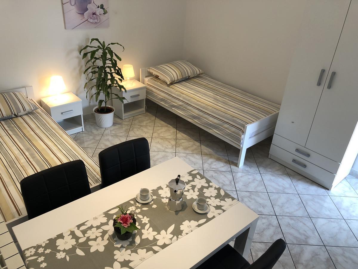 Guest House Renata Пломин Экстерьер фото