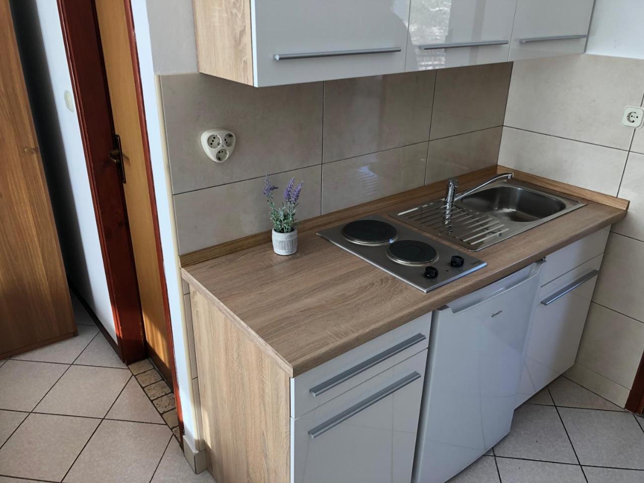 Guest House Renata Пломин Экстерьер фото